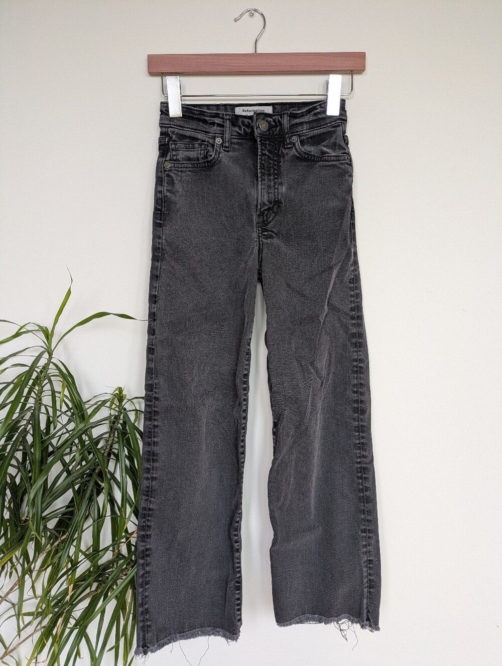 Reformation Cynthia Cropped High Rise Jeans Charcoal Size 24
